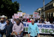 Comerciantes y empresarios fronterizos marchan en Dajabón: “No rechazamos el Puerto Seco, rechazamos la exclusión”
